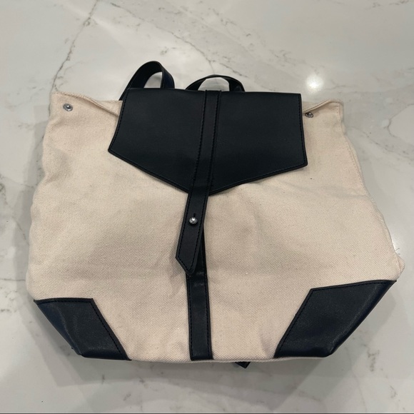 🎉HP🎉 NWOT Deux Lux cream & black Demi canvas backpack - Picture 10 of 16